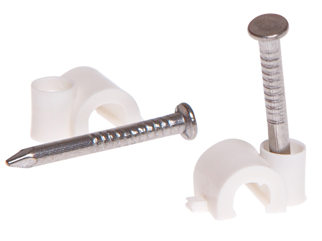 Скоба для крепления круглого кабеля 10 мм белая, с гвоздем (30 шт в зип-локе) Скоба для крепления круглого кабеля 10 мм белая, с гвоздем (30 шт в зип-локе)