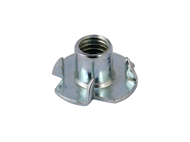 Гайка М10/15 врезная, цинк, DIN 1624 (200 шт в карт. уп.) Гайка М10/15 врезная, цинк, DIN 1624 (200 шт в карт. уп.)